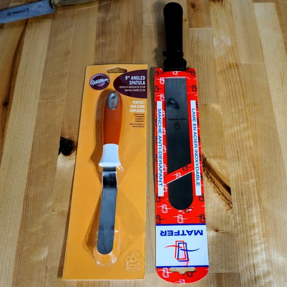 2 NIP spatula, spreaders Wilton and Matfer
